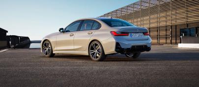 BMW 3-Series (2023) - picture 20 of 42