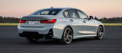 BMW 3-Series (2023) - picture 23 of 42