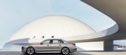 BMW 7-Series (2023) - picture 15 of 99