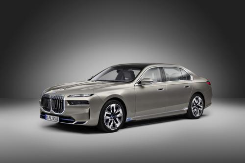 BMW 7-Series (2023) - picture 1 of 99