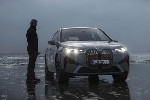 BMW iX M60 (2023) - picture 9 of 63