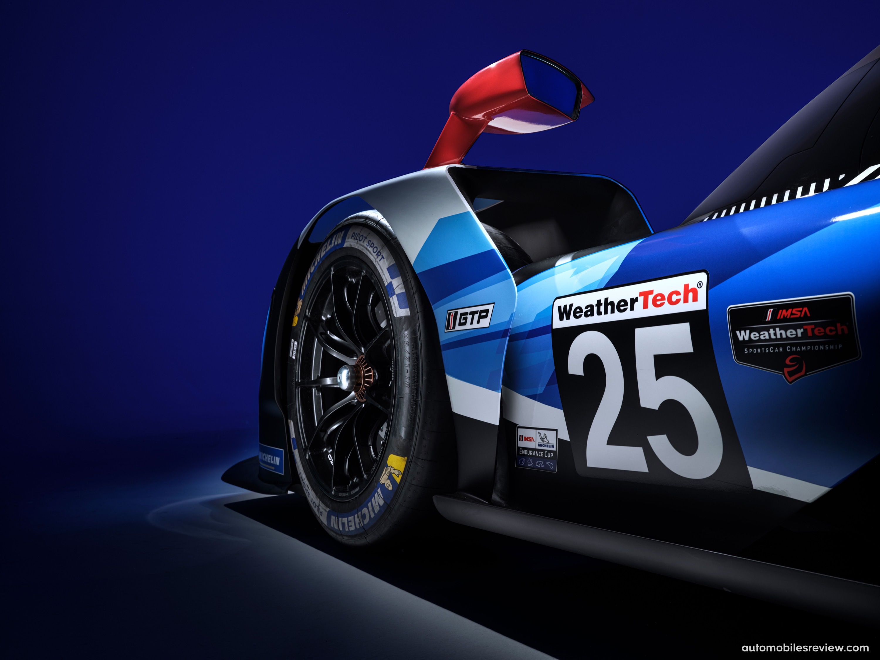 BMW M Hybrid V8 Racecar