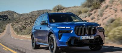 BMW X7 M60i (2023) - picture 4 of 57