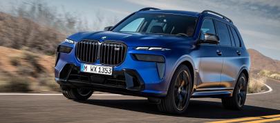 BMW X7 M60i (2023) - picture 15 of 57