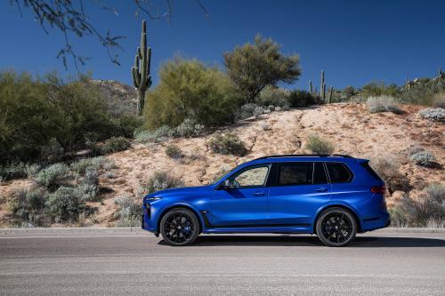 BMW X7 M60i (2023) - picture 40 of 57