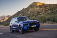 BMW X7 M60i (2023) - picture 3 of 57