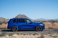 BMW X7 M60i (2023) - picture 18 of 57