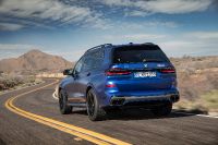 BMW X7 M60i (2023) - picture 21 of 57