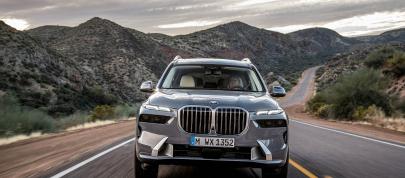 BMW X7 (2023) - picture 7 of 90