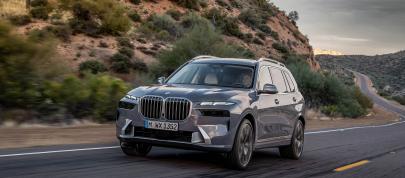 BMW X7 (2023) - picture 20 of 90