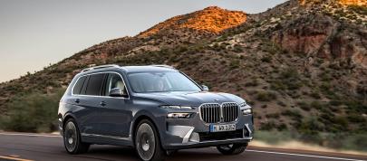 BMW X7 (2023) - picture 23 of 90