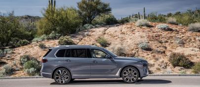BMW X7 (2023) - picture 36 of 90