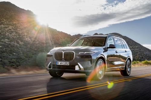 BMW X7 (2023) - picture 16 of 90