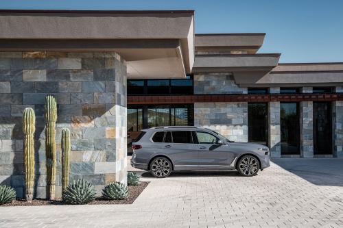 BMW X7 (2023) - picture 48 of 90