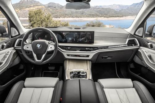 BMW X7 (2023) - picture 80 of 90