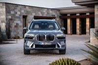 BMW X7 (2023) - picture 38 of 90
