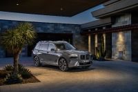 BMW X7 (2023) - picture 42 of 90