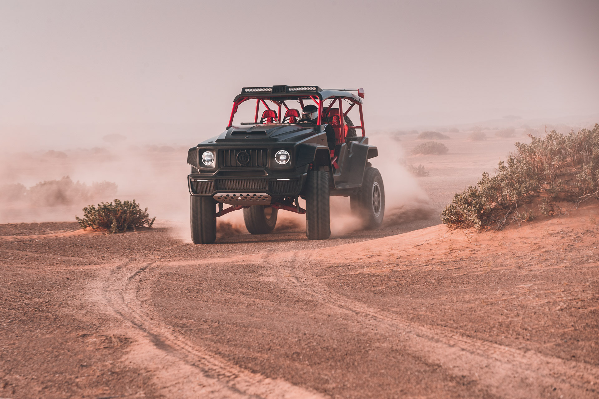 BRABUS 900 CRAWLER