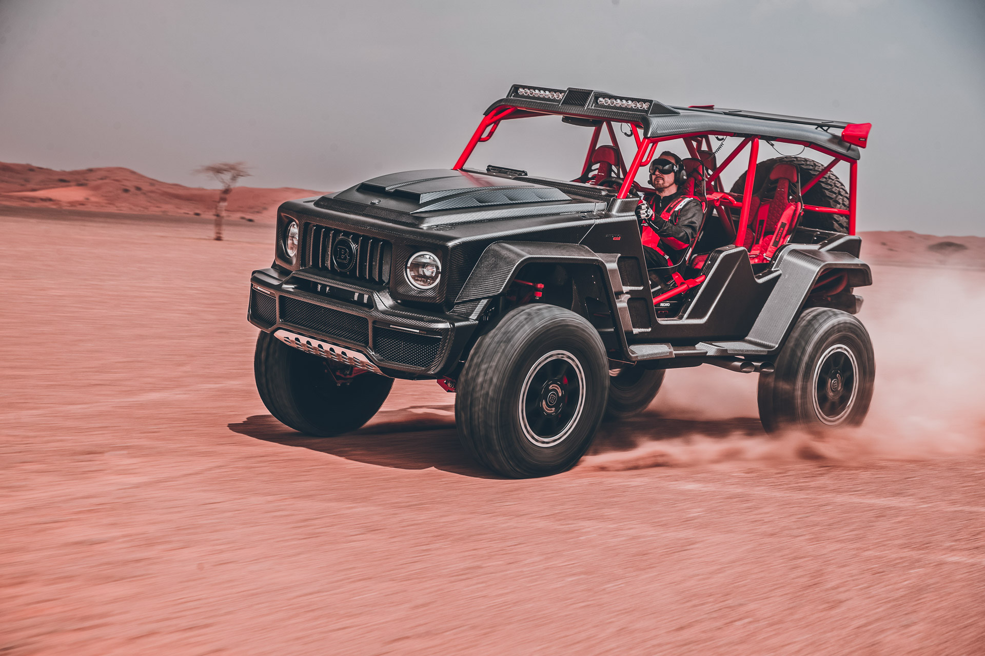 BRABUS 900 CRAWLER