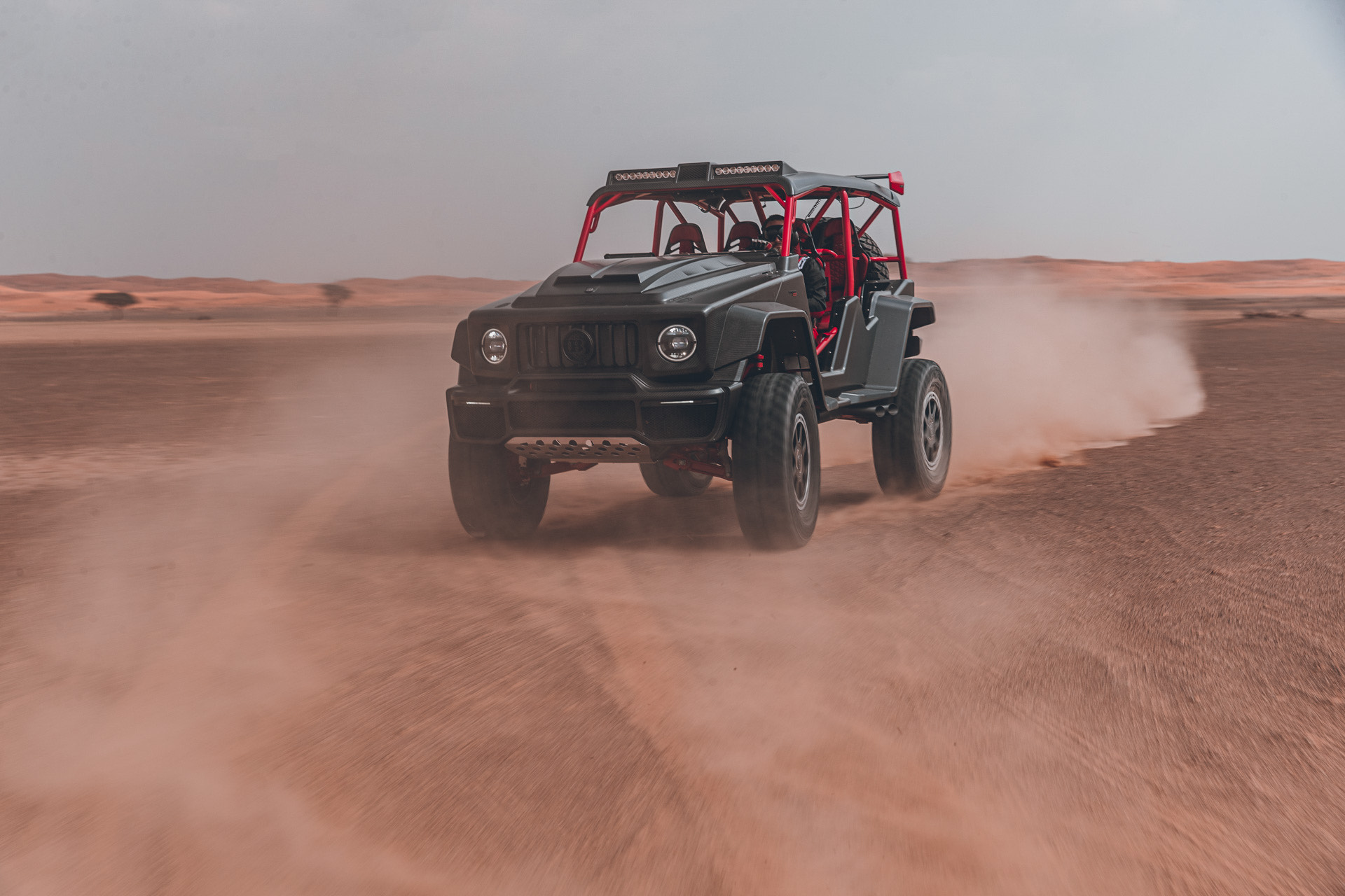 BRABUS 900 CRAWLER