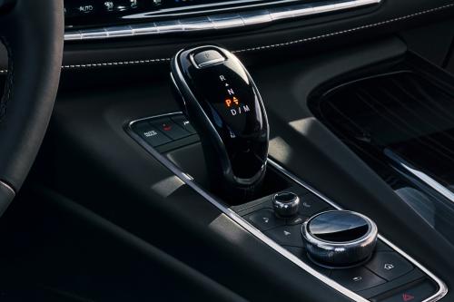 Cadillac Escalade-V (2023) - picture 17 of 22