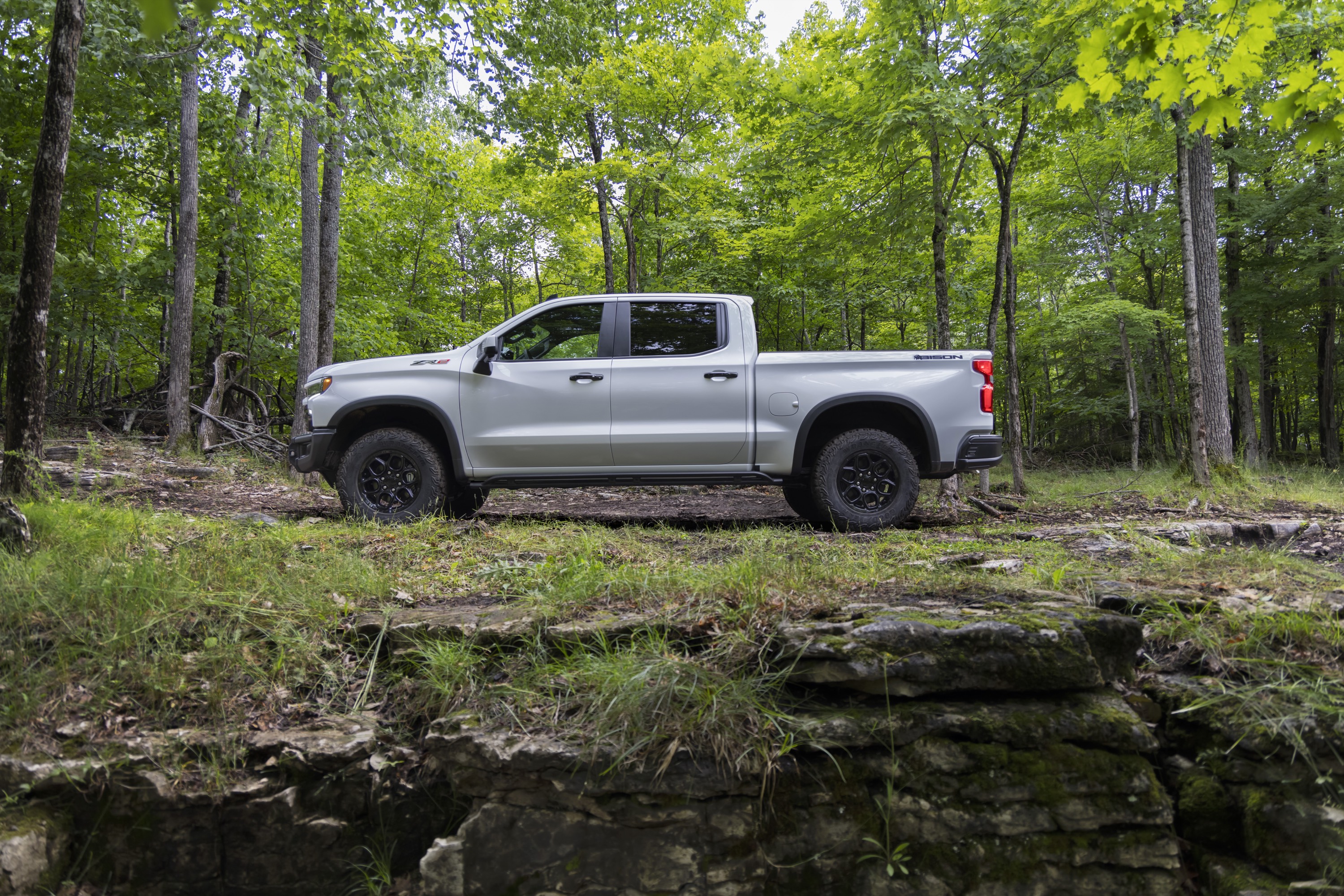 Chevrolet Silverado Zr2 Bison 2023 Side Picture 2 Of 10