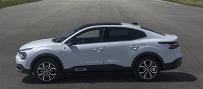 Citroen e-C4 X (2023) - picture 4 of 63