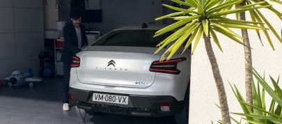 Citroen e-C4 X (2023) - picture 28 of 63