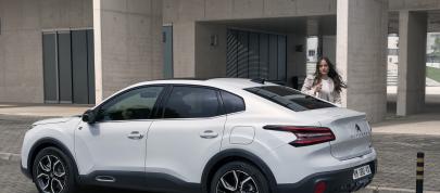 Citroen e-C4 X (2023) - picture 31 of 63