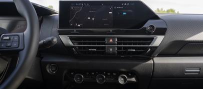 Citroen e-C4 X (2023) - picture 52 of 63