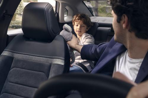 Citroen e-C4 X (2023) - picture 49 of 63