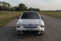 Citroen e-C4 X (2023) - picture 1 of 63