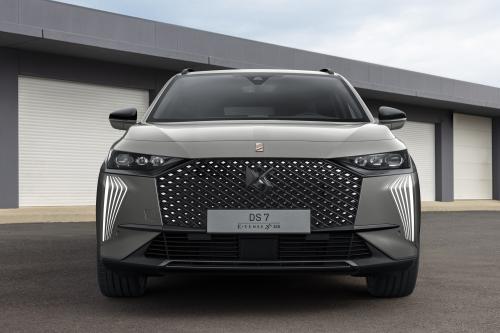 DS 7 (2023) - picture 1 of 6