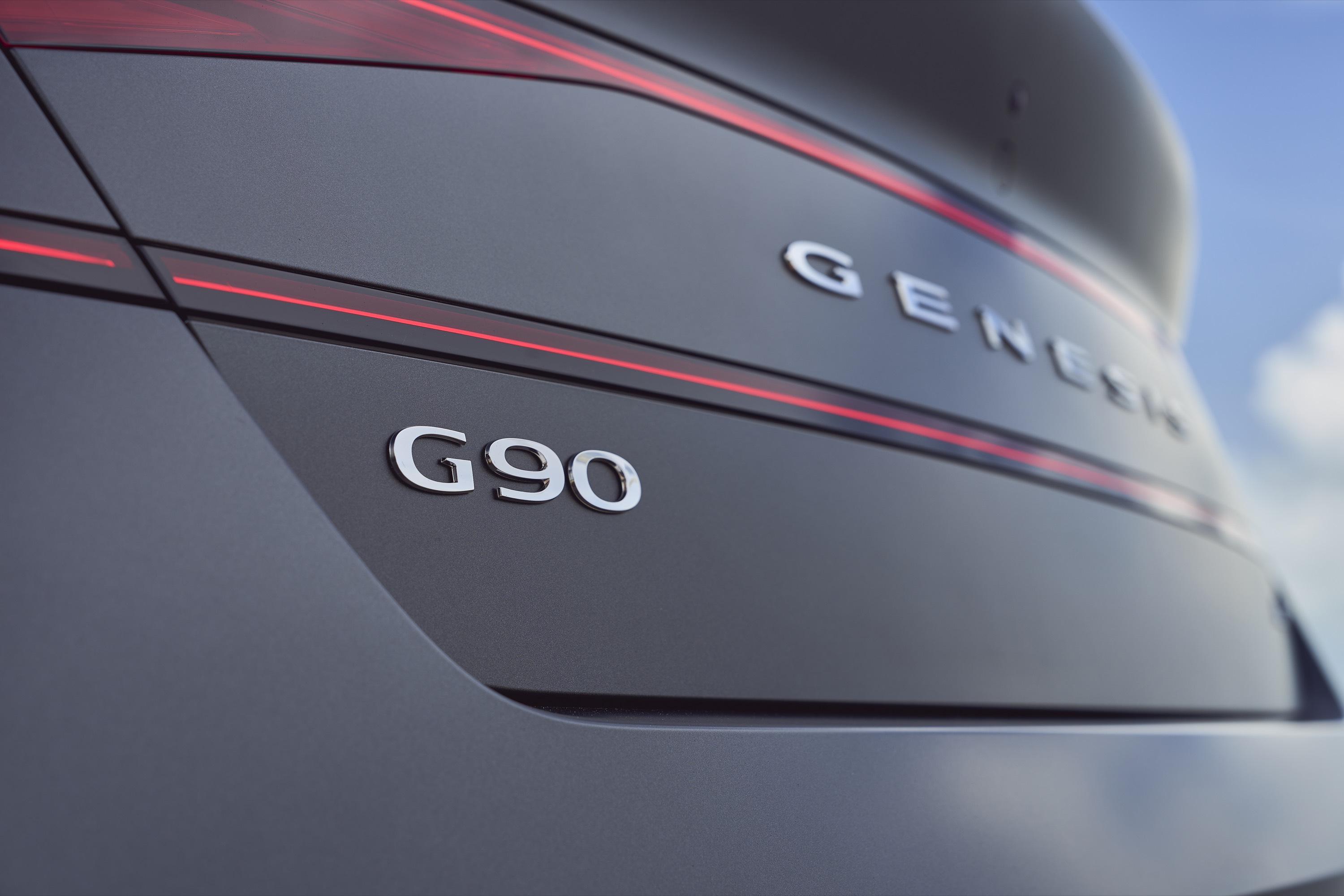 Genesis G90