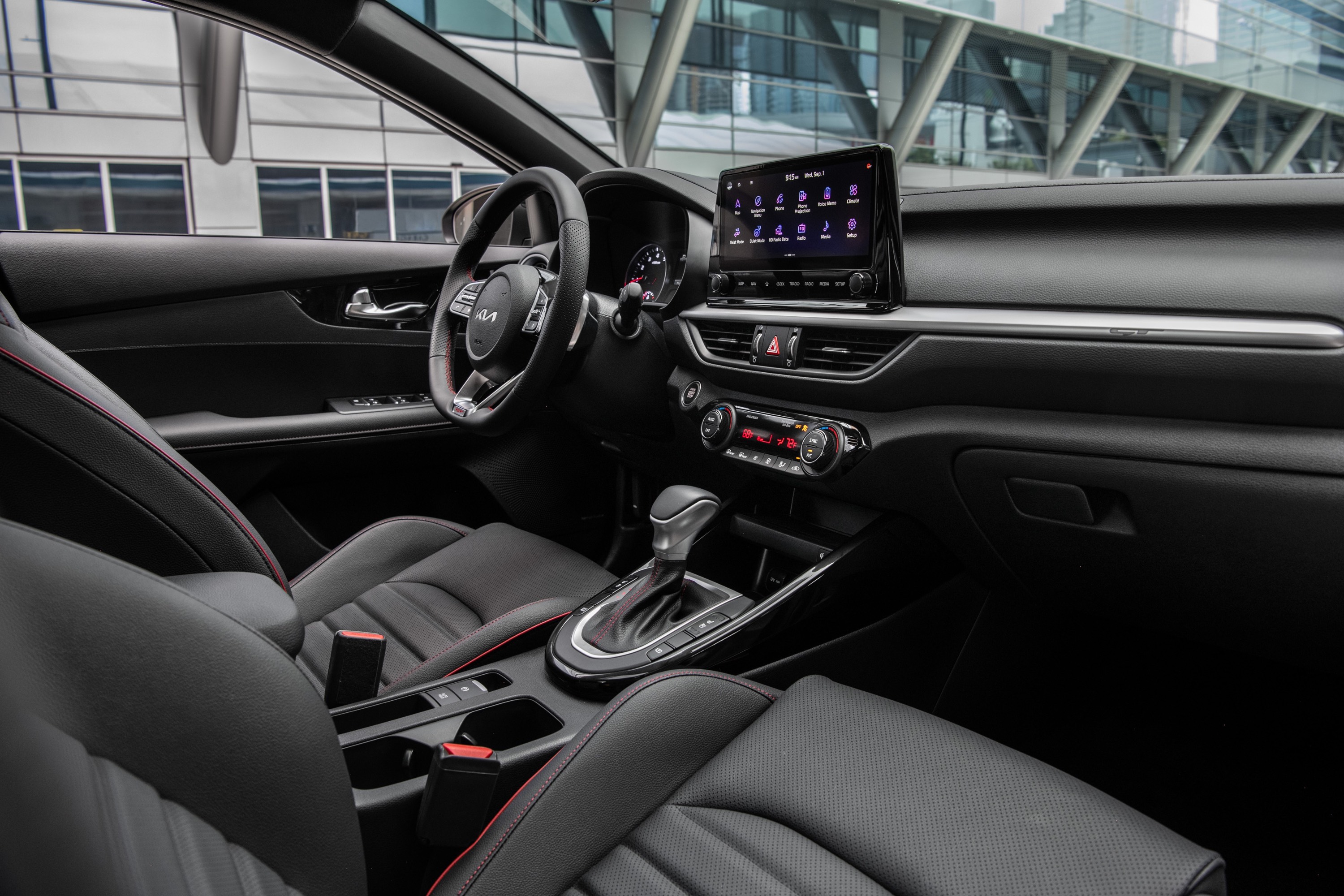 Kia Forte (2023) picture 19 of 25