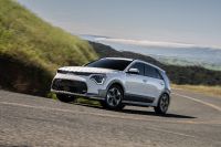 Kia Niro (2023) - picture 4 of 54