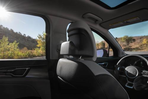 Kia Sportage Hybrid (2023) - picture 33 of 38