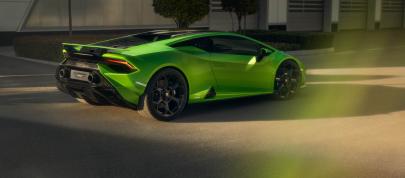 Lamborghini Huracan Tecnica (2023) - picture 20 of 52