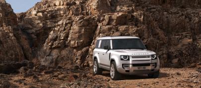 Land Rover Defender 130 (2023) - picture 7 of 36