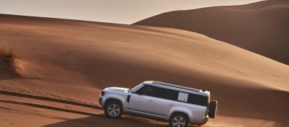 Land Rover Defender 130 (2023) - picture 12 of 36