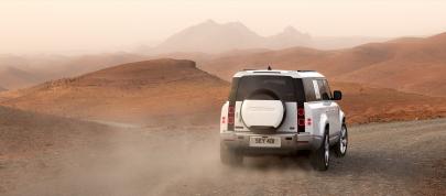 Land Rover Defender 130 (2023) - picture 15 of 36