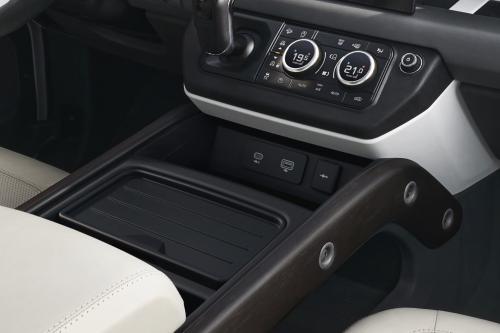 Land Rover Defender 130 (2023) - picture 32 of 36