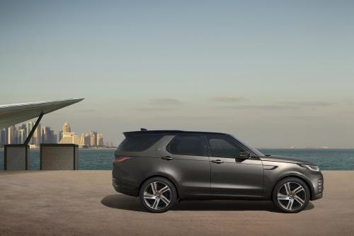 Land Rover Discovery Metropolitan Edition (2023) - picture 8 of 12