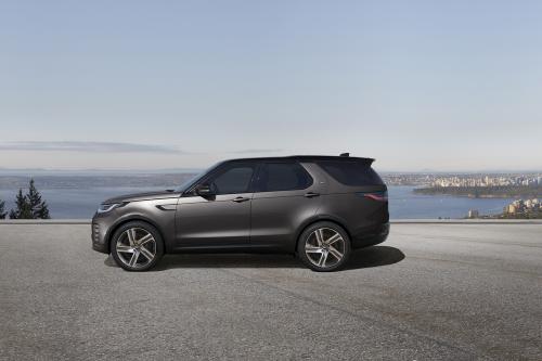 Land Rover Discovery Metropolitan Edition (2023) - picture 9 of 12