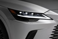 Lexus RX (2023) - picture 13 of 41