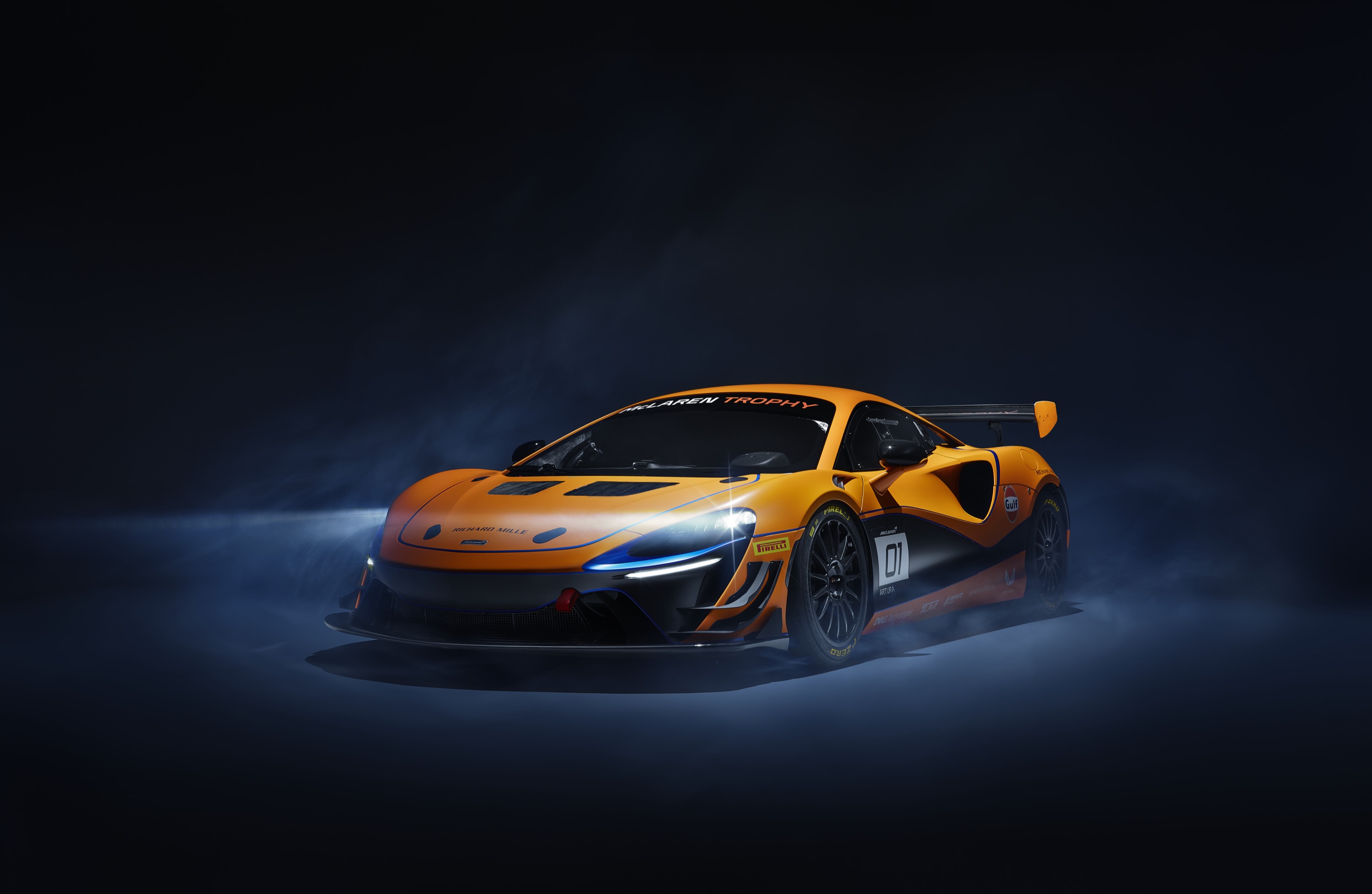 McLaren Artura Trophy Racecar