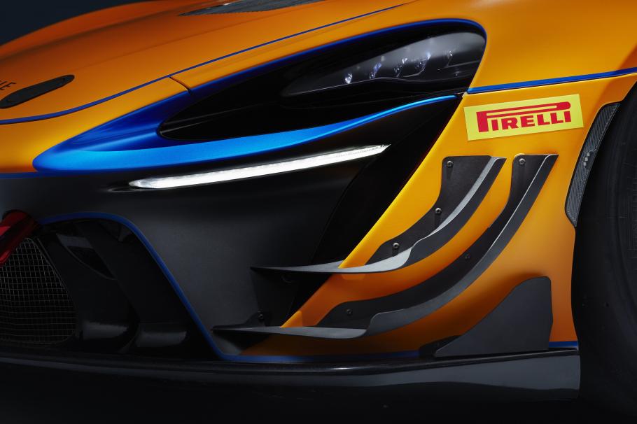 McLaren Artura Trophy Racecar
