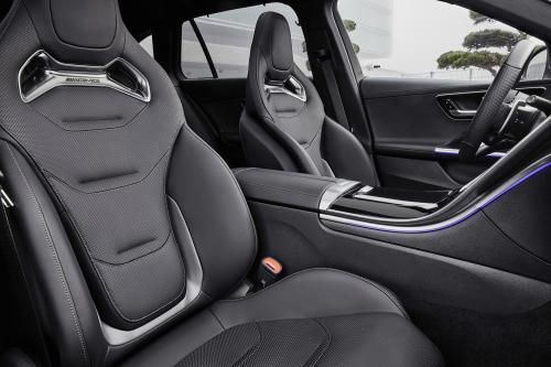 Mercedes-Benz C43 AMG Estate (2023) - picture 33 of 34