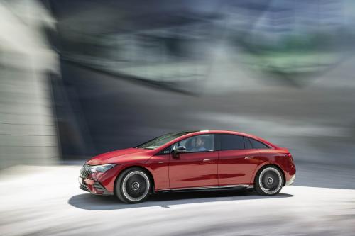 Mercedes-Benz EQE 43 AMG (2023) - picture 9 of 32