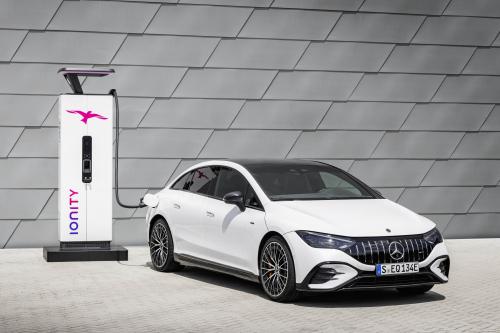 Mercedes-Benz EQE 53 AMG (2023) - picture 17 of 30